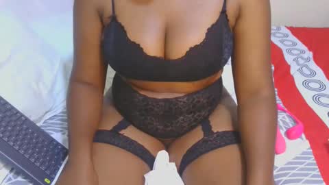 Snapshot of sexymompie chatting on 5, 12, 2024 CANDY online show from 5, 12, 2024