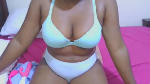 Snapshot of sexymompie chatting on 20, 12, 2024 CANDY online show from 20, 12, 2024