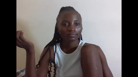 Snapshot of sexyneedle22 chatting on 11, 11, 2025 VIVIAN online show from 11, 11, 2025