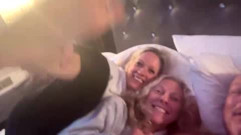 Princess Jackie and Daddy Steve online show from 16, 11, 2025