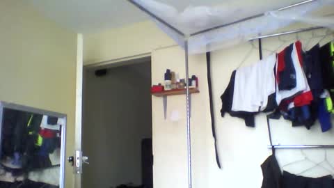 Snapshot of sexyy_tiny chatting on 18, 11, 2025 Mel online show from 18, 11, 2025