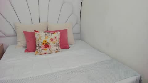 Shamara Thomson online show from 17, 10, 2025