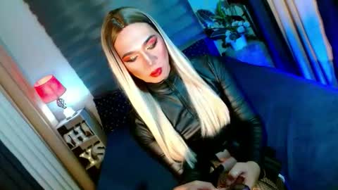 Snapshot of shane_hugexx chatting on 9, 10, 2025 MISS SHANE online show from 9, 10, 2025