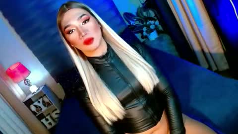 Snapshot of shane_hugexx chatting on 11, 10, 2025 MISS SHANE online show from 11, 10, 2025