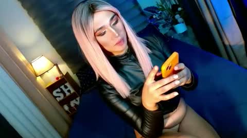 Snapshot of shane_hugexx chatting on 7, 11, 2025 MISS SHANE online show from 7, 11, 2025