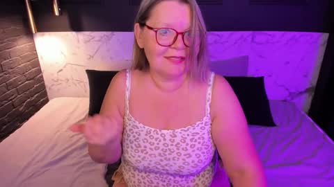 Snapshot of shannonshine chatting on 31, 10, 2025 Shannon online show from 31, 10, 2025