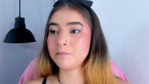 Snapshot of shanntal__ chatting on 8, 10, 2025 Shanntal online show from 8, 10, 2025