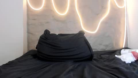 Shanntal  online show from 11, 3, 2026