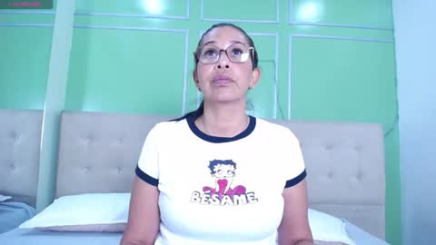 Snapshot of shanon_mature_ chatting on 9, 2, 2025 Shanon online show from 9, 2, 2025