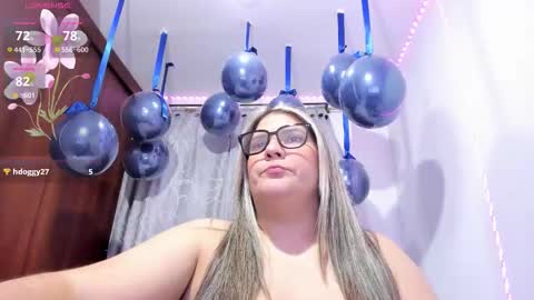 Snapshot of shantal_smith9 chatting on 20, 11, 2025 S H A N T A L S M I T H online show from 20, 11, 2025