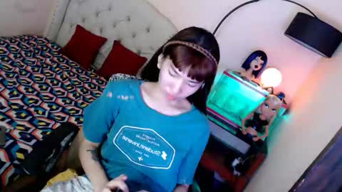 SHANTA FOX  s online show from 23, 10, 2025