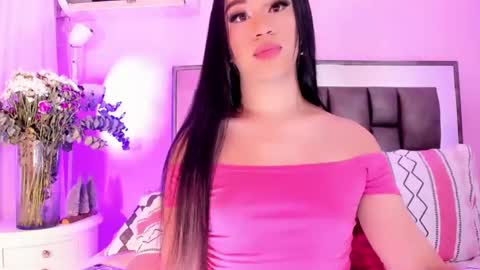 Snapshot of shantalgirs01 chatting on 8, 2, 2025 Shantal girls online show from 8, 2, 2025