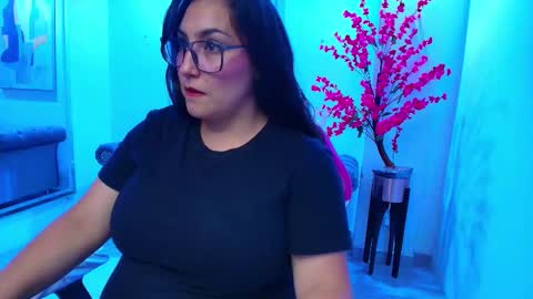 Shantall  online show from 1, 10, 2025