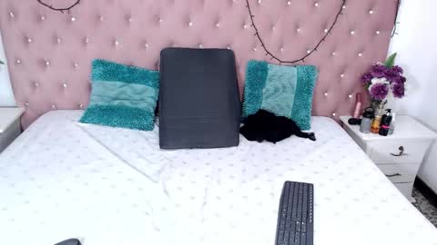 shantallfoxxie online show from 14, 3, 2026