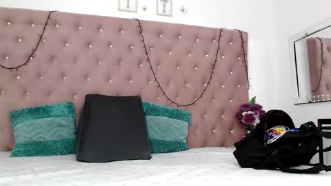 shantallfoxxie online show from 23, 3, 2026