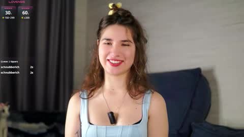 Snapshot of shapasser chatting on 10, 11, 2025 Ivy online show from 10, 11, 2025