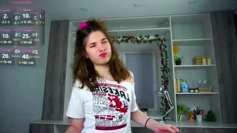 Snapshot of shapasser chatting on 19, 11, 2025 Ivy online show from 19, 11, 2025