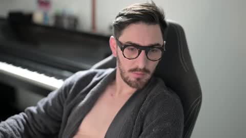 frenchy boy online show from 11, 11, 2025