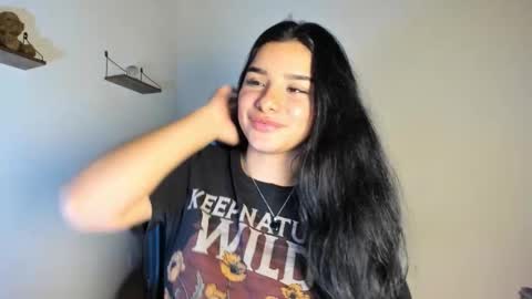 Snapshot of shara_jones chatting on 14, 11, 2025 Sara online show from 14, 11, 2025