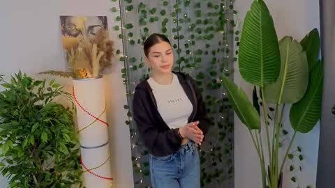 Holly online show from 2, 2, 2026