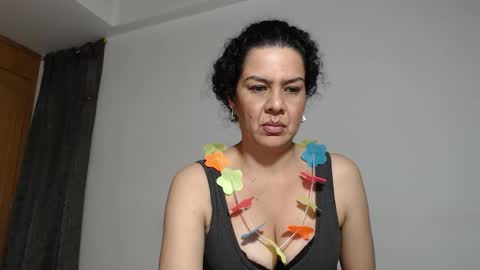 Snapshot of sharickleon11 chatting on 16, 10, 2025 sharickleon11 online show from 16, 10, 2025