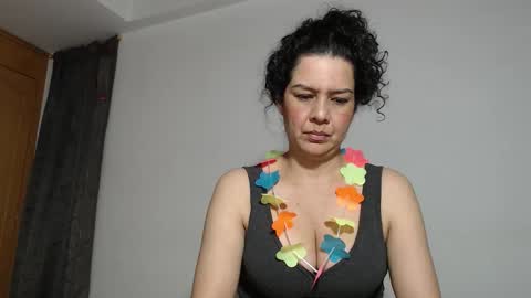 Snapshot of sharickleon11 chatting on 17, 10, 2025 sharickleon11 online show from 17, 10, 2025