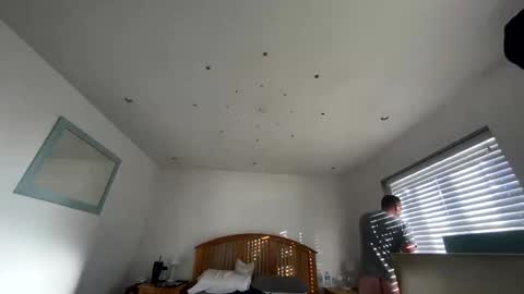 Snapshot of sharksboy16 chatting on 2, 1, 2025 Sharksboy online show from 2, 1, 2025