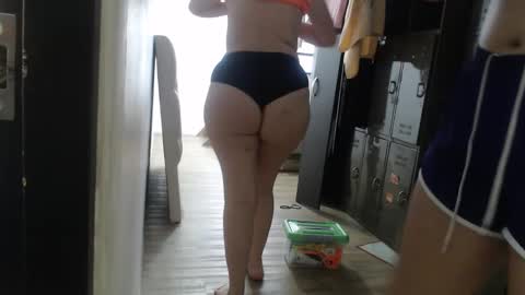 Snapshot of sharlotte__jones chatting on 1, 2, 2025 Sara online show from 1, 2, 2025