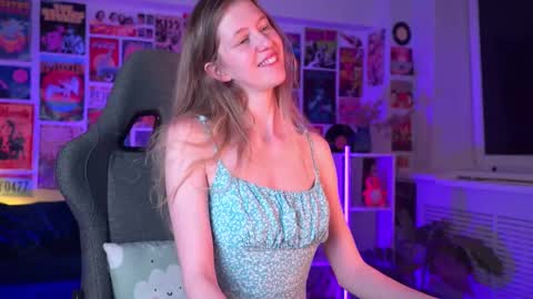 Snapshot of sharonevansi chatting on 5, 2, 2025 Sharon online show from 5, 2, 2025