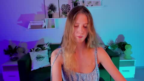 Snapshot of sharonevansi chatting on 8, 2, 2025 Sharon online show from 8, 2, 2025