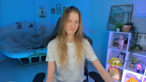 Snapshot of sharonevansi chatting on 9, 3, 2025 Sharon online show from 9, 3, 2025