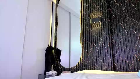 Snapshot of sharonttaylor chatting on 13, 12, 2025 SHARON TAYLOR online show from 13, 12, 2025