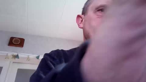 Snapshot of sharpshoder chatting on 15, 12, 2025 Peter online show from 15, 12, 2025