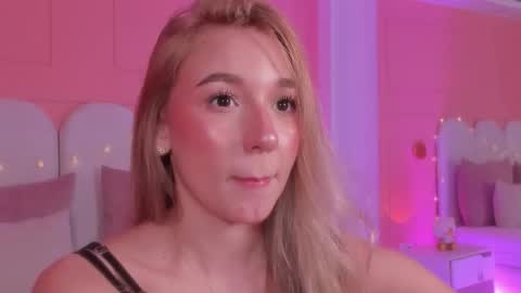 Snapshot of shatall_rouge chatting on 22, 2, 2026 Shantall online show from 22, 2, 2026