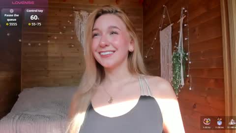 Snapshot of shatall_rouge chatting on 25, 3, 2026 Shantall online show from 25, 3, 2026