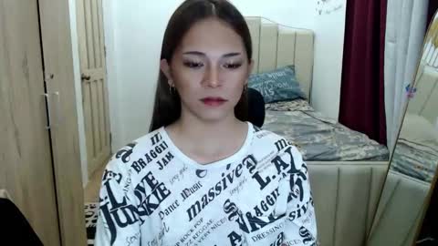 Snapshot of shawntel_cutiee chatting on 22, 10, 2025 shawniee 3 online show from 22, 10, 2025