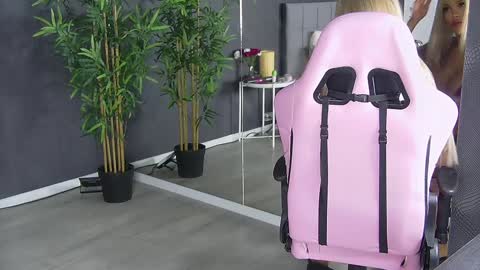 Snapshot of shayblonde chatting on 7, 12, 2024 shayblonde online show from 7, 12, 2024