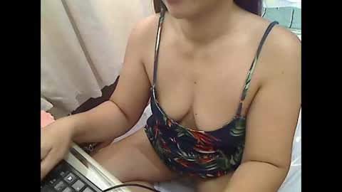 Snapshot of shebomb488504 chatting on 22, 11, 2025 jane online show from 22, 11, 2025