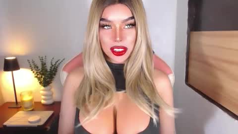 Snapshot of sheenafrost chatting on 4, 4, 2026 sheenafrost online show from 4, 4, 2026