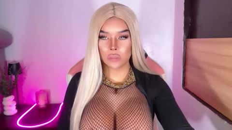 Snapshot of sheenafrost chatting on 10, 4, 2026 sheenafrost online show from 10, 4, 2026