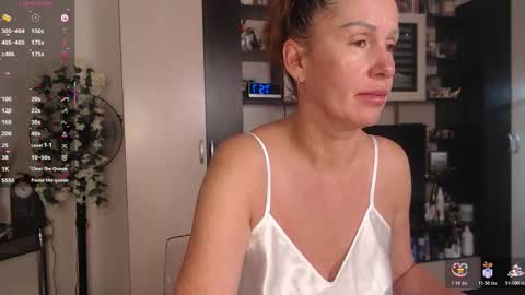 Snapshot of sheilaryan chatting on 23, 11, 2025 Sheila GMT 2 Tuesday Wednesday Friday Saturday Sunday- 8 5 online show from 23, 11, 2025