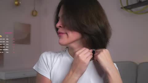 Snapshot of shelleyharn chatting on 26, 11, 2025 Alex online show from 26, 11, 2025