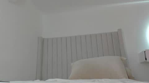 shelynna_azzul online show from 12, 1, 2025