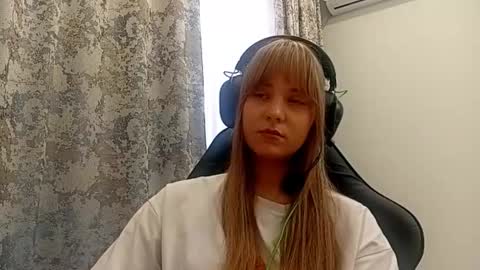 Snapshot of sherrylkeep chatting on 24, 11, 2025 Lisa online show from 24, 11, 2025