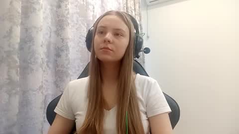 Snapshot of sherrylkeep chatting on 21, 12, 2025 Lisa online show from 21, 12, 2025