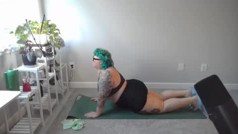 Snapshot of sheshyneshy chatting on 3, 2, 2026 Shesh online show from 3, 2, 2026