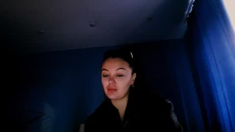 Snapshot of shesyourdream chatting on 13, 10, 2025 Vikki online show from 13, 10, 2025