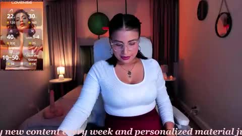 Snapshot of sheyla_hills_ chatting on 7, 11, 2025 Sheyla online show from 7, 11, 2025