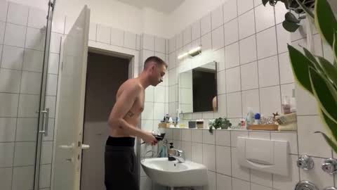 Snapshot of shiggyvara chatting on 3, 11, 2025 phil. online show from 3, 11, 2025