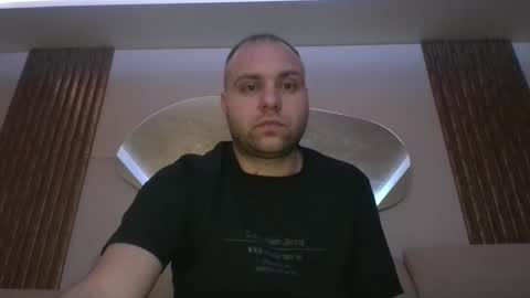 shmele_04 online show from 11, 1, 2026